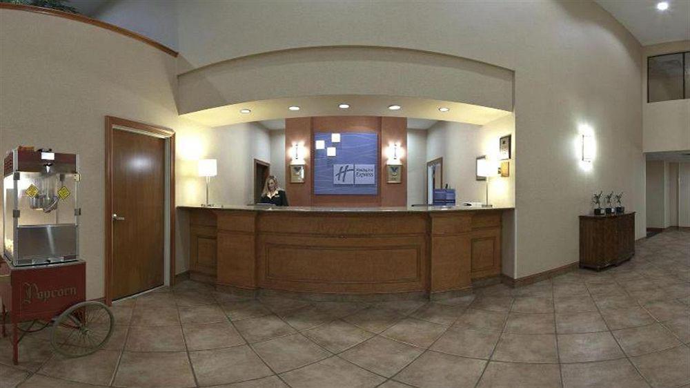Holiday Inn Express Hotel & Suites Forest By Ihg Exteriér fotografie