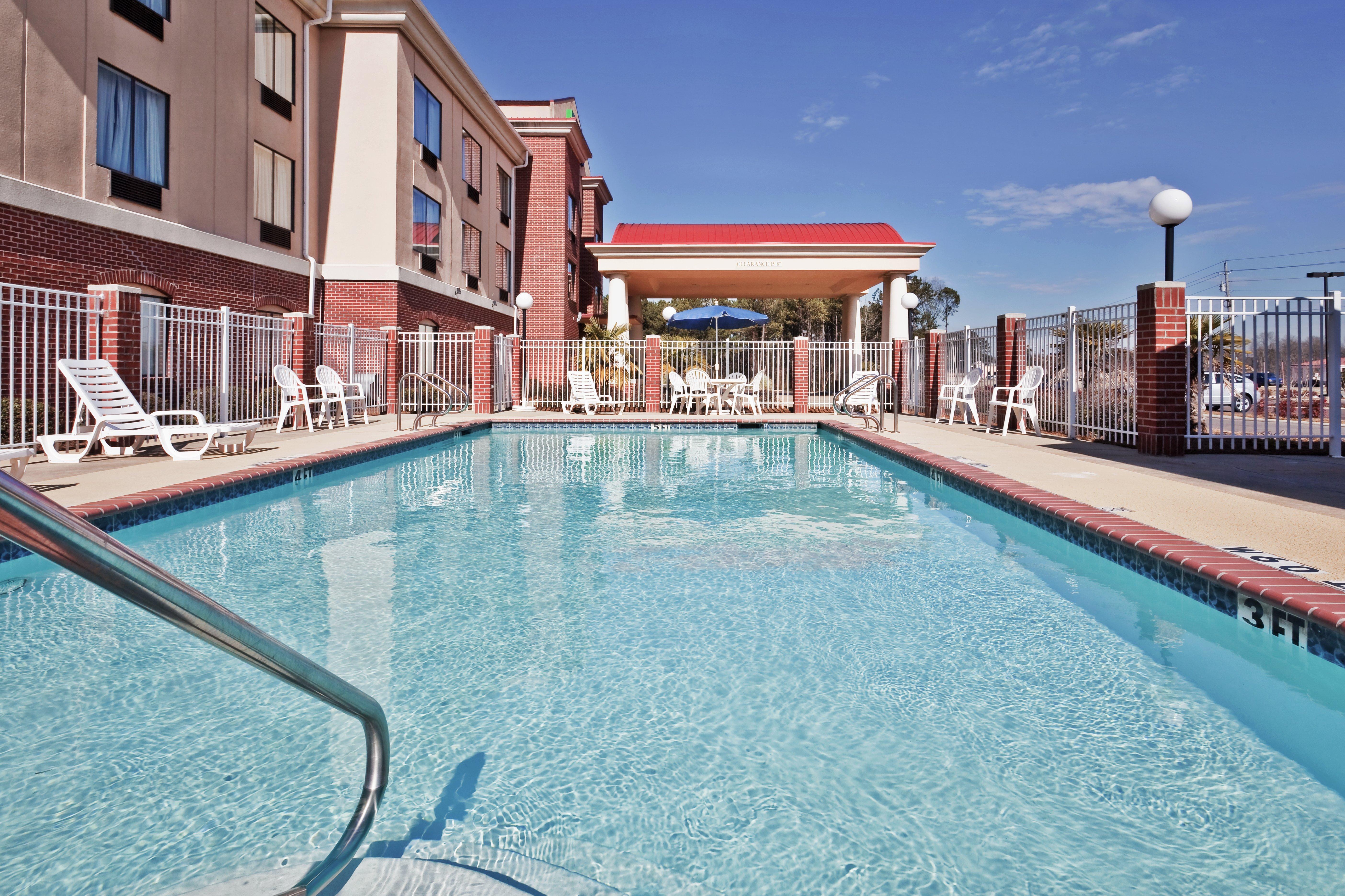 Holiday Inn Express Hotel & Suites Forest By Ihg Exteriér fotografie