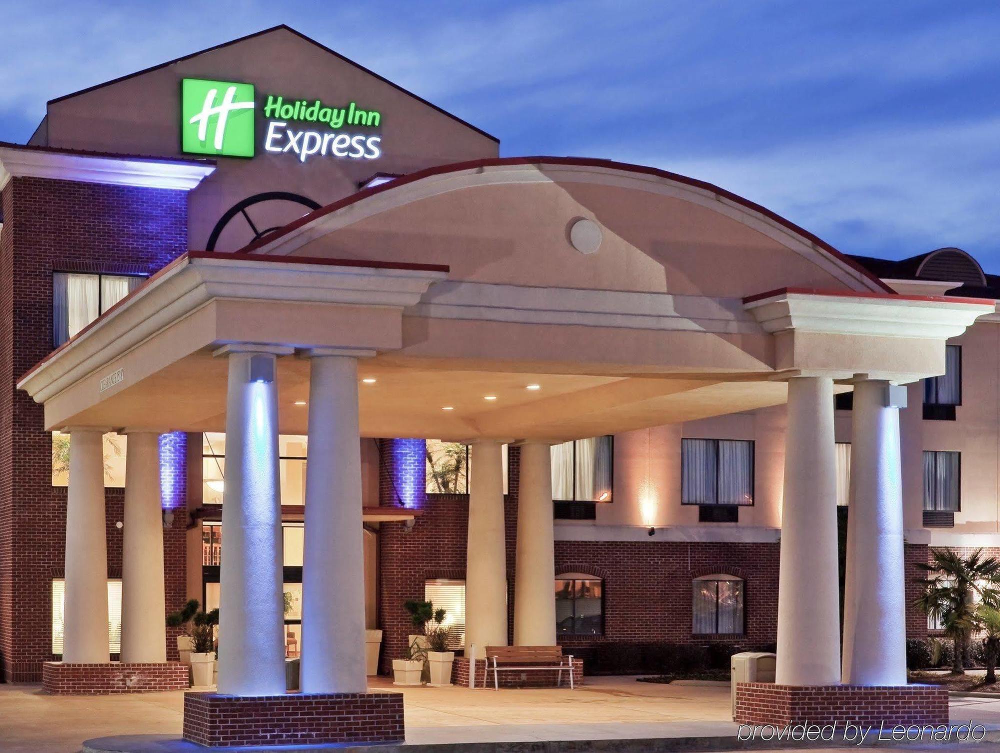 Holiday Inn Express Hotel & Suites Forest By Ihg Exteriér fotografie