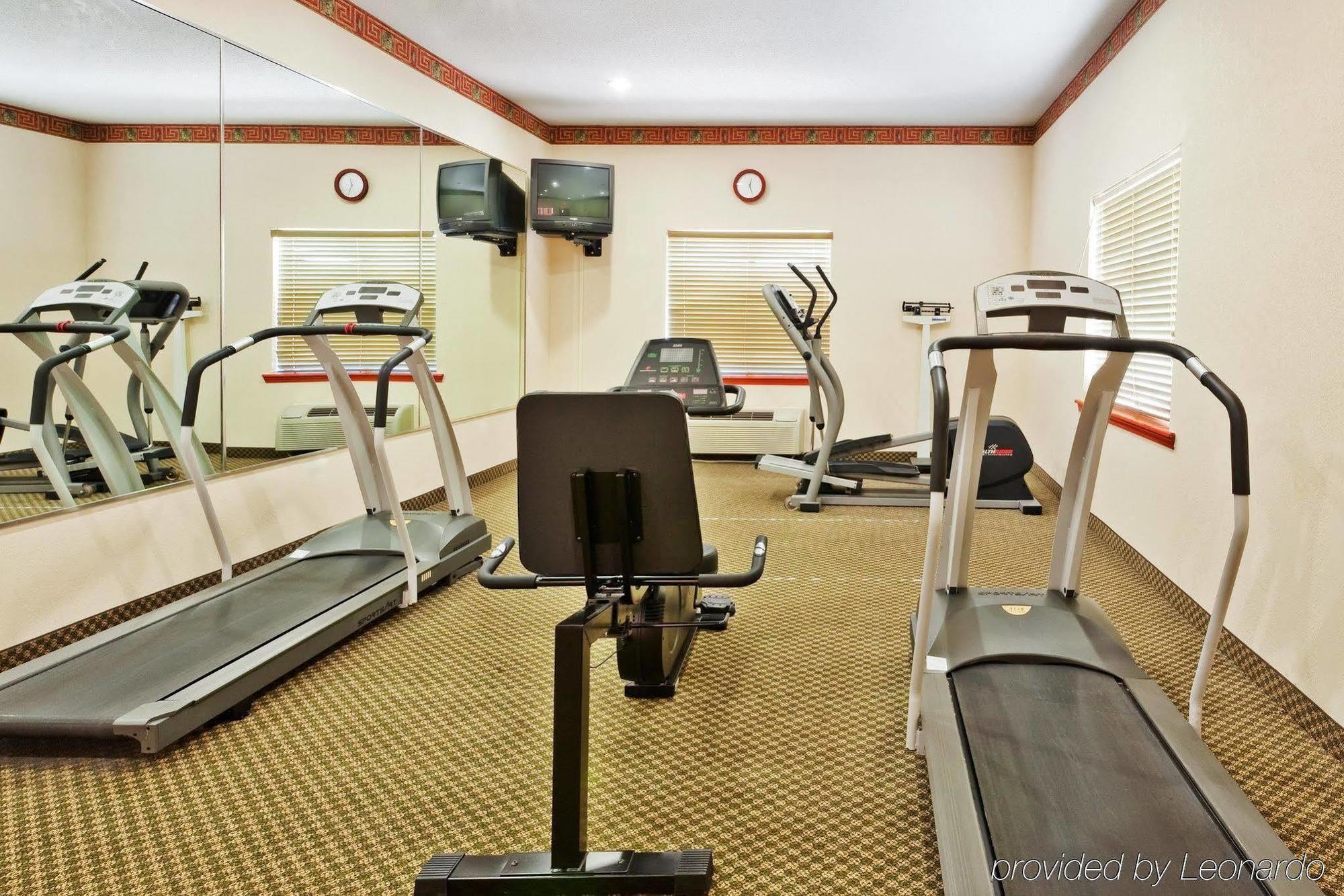 Holiday Inn Express Hotel & Suites Forest By Ihg Exteriér fotografie